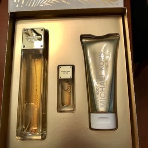 Michael Kors Sexy Amber gift set